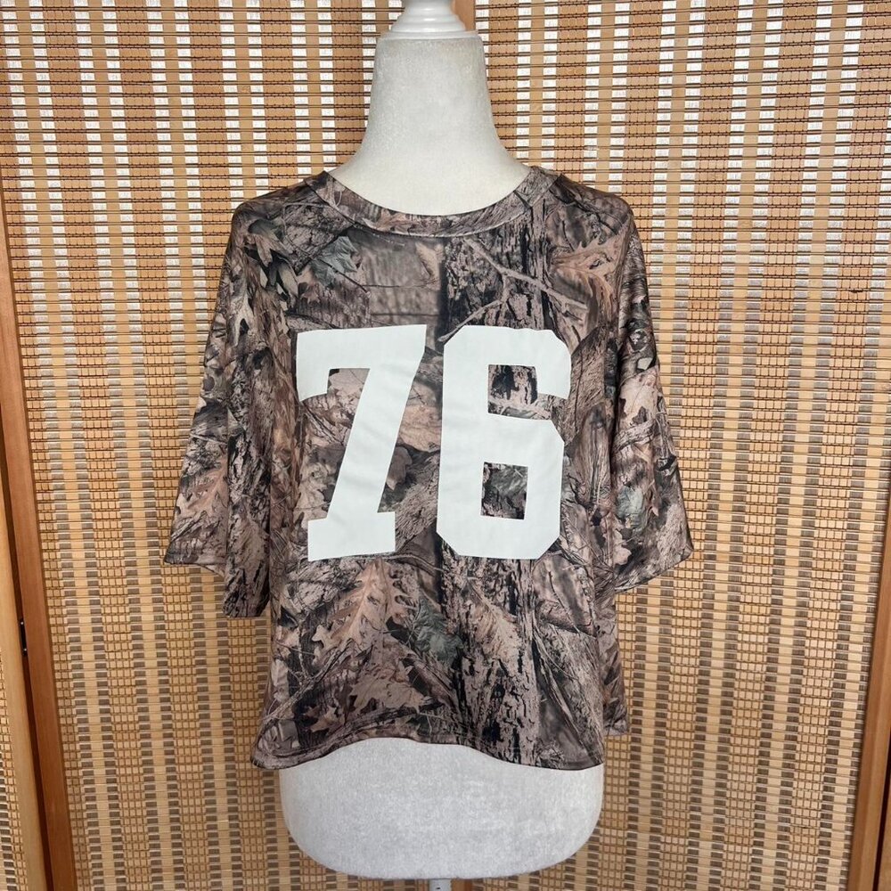 G Mini camo oversized crop jersey top with longer short sleeves size L